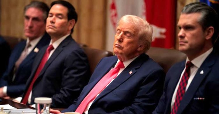 আমি ২৫ বছর আগের চেয়েও চটপটে’—দাবির পর ফের মন্ত্রিসভার মিটিংয়ে এক ঘণ্টা ধরে ঝিমোলেন বাইডেনকে স্লিপি জো বলে উপহাসকারী ট্রাম্প