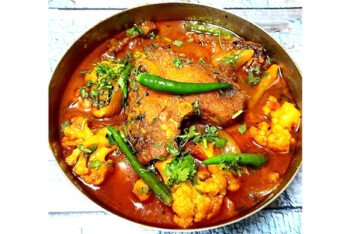 আলু ও ফুলকপি দিয়ে রুই মাছ