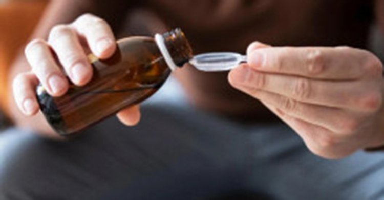 কাশির জন্য সিরাপ না লেবু-মধু: কোনটি বেশি ভালো?