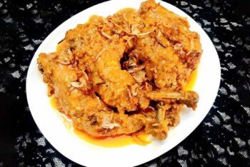 নারকেল দুধে রান্না পোলাওয়ের সঙ্গে চিকেন রোস্ট