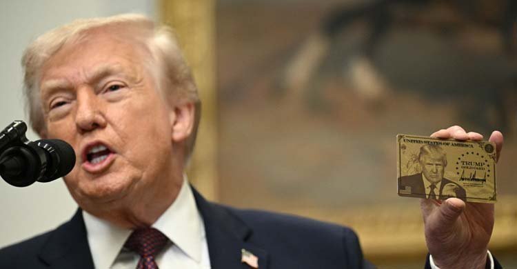 যুক্তরাষ্ট্রে ‘ডিভি’ লটারি স্থগিত, মিলিয়ন ডলার মুল্যের ‘ট্রাম্প গোল্ড কার্ড’ চালু