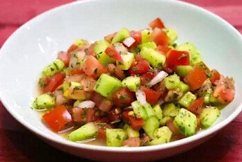 যে কারণে শীতে প্রতিদিন খাবেন টমেটো সালাদ