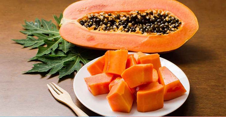 শীতকালে পাকা পেঁপে খাওয়ার উপকারিতা ও সতর্কতা