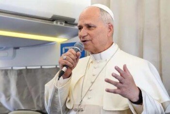 ‘ইসলামোফোবিয়া’ নিয়ে মুখ খুললেন পোপ, ইউরোপকে শিক্ষা নিতে বললেন লেবানন থেকে