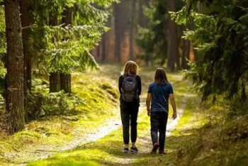 প্রকৃতিতে মাত্র ১৫-২০ মিনিট হাঁটলেই বাড়ে মনোযোগ ও মস্তিষ্কের কার্যক্ষমতা