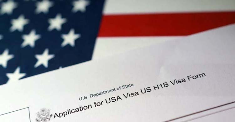 ফ্যাক্ট-চেকার, কনটেন্ট মডারেটরদের যুক্তরাষ্ট্রে প্রবেশে বাধা, ভিসা নিষেধাজ্ঞার কড়া সমালোচনা করলেন মাখোঁসহ ইউরোপীয় নেতারা