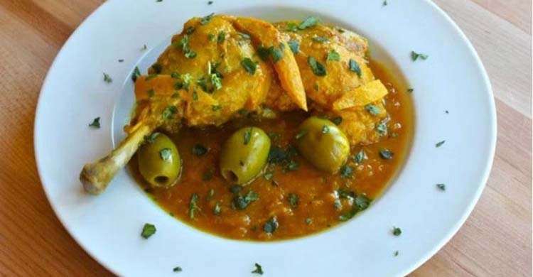 জলপাই দিয়ে মুরগি