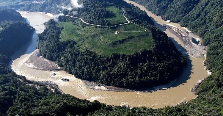 গোপনীয়তার আড়ালে হিমালয়ের গভীরে বিশ্বের সবচেয়ে শক্তিশালী জলবিদ্যুৎ কেন্দ্র তৈরি করছে চীন