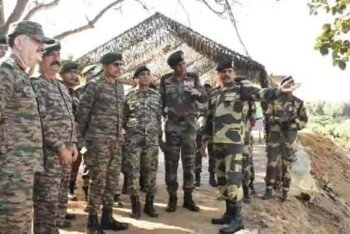 উত্তেজনার মধ্যেই বাংলাদেশ সীমান্ত পরিদর্শনে ভারতীয় সেনা কর্মকর্তারা