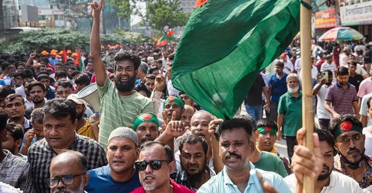 গণতন্ত্রের পথে বাংলাদেশ: মুক্তি নাকি ফ্যাসিবাদের নতুন পর্ব?