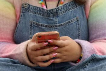 অস্ট্রেলিয়ায় সোশ্যাল মিডিয়া নিষেধাজ্ঞার প্রথম মাসেই ৪৭ লাখ কিশোর-কিশোরীর অ্যাকাউন্ট বন্ধ