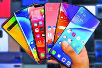 বাংলাদেশে মোবাইল ফোন আমদানিতে শুল্ক ৬০ শতাংশ কমাল এনবিআর; কমতে পারে হ্যান্ডসেটের দাম