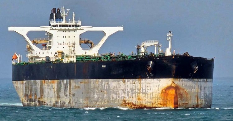 সমুদ্রে ভেনেজ়ুয়েলার তেলের ট্যাঙ্কার আটকে দিল আমেরিকা! নিয়ন্ত্রণ আরও দৃঢ় করতে শীর্ষ তেল কোম্পানীগুলির সঙ্গে বৈঠকে ট্রাম্প