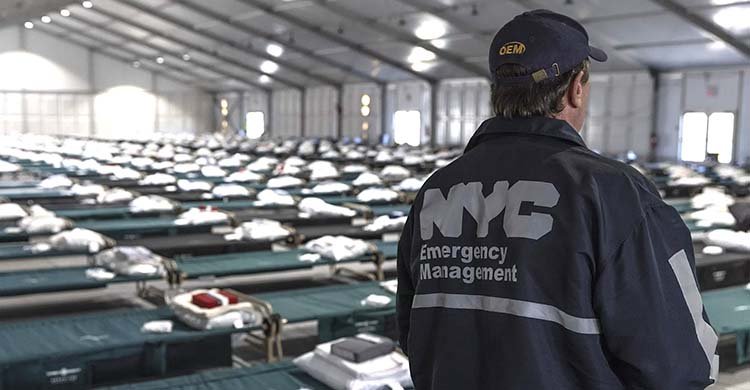 নিউ ইয়র্ক সিটির নতুন নিয়ম মানুষকে রাস্তা থেকে আশ্রয়কেন্দ্রে নিয়ে যাওয়া আরও কঠিন করে তুলবে