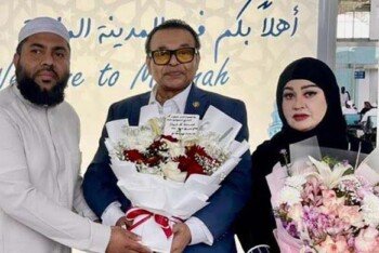 পবিত্র ওমরাহ হজ পালনের জন্য সৌদি আরবে শাহ নেওয়াজ দম্পতি