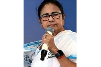 ভারতের গণতন্ত্রকে তারা নিজেরাই ধ্বংস করছে, দাবি মমতার