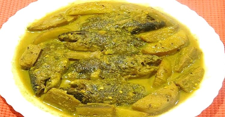 কাঁচা কলা দিয়ে কই মাছের পাতলা ঝোল