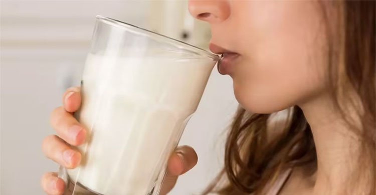 দুধের সঙ্গে খাবেন না যেসব খাবার