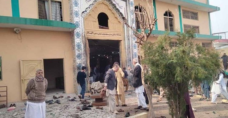 পাকিস্তানের মসজিদে বিস্ফোরণ, ৩১ জনের মৃত্যুতে যা বলছেন তারকারা