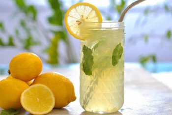 ভরা পেটে লেবু পানি পানের উপকার
