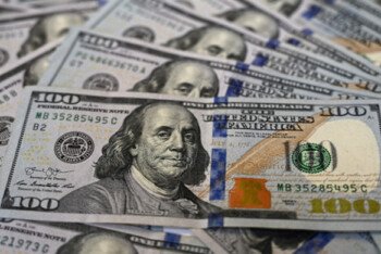 মার্কিন ডলার:‘আহত পরাশক্তি’ নাকি এখনো বিশ্বের সবচেয়ে শক্তিশালী মুদ্রা?