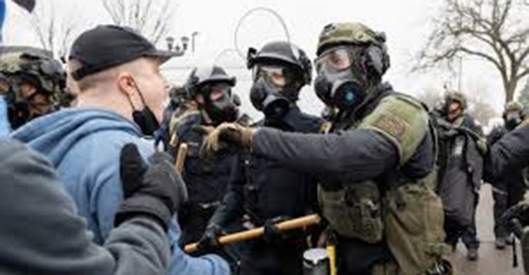 মিনেসোটা থেকে ৭০০ আইসিই এজেন্টকে সরিয়ে নিচ্ছে ট্রাম্প প্রশাসন