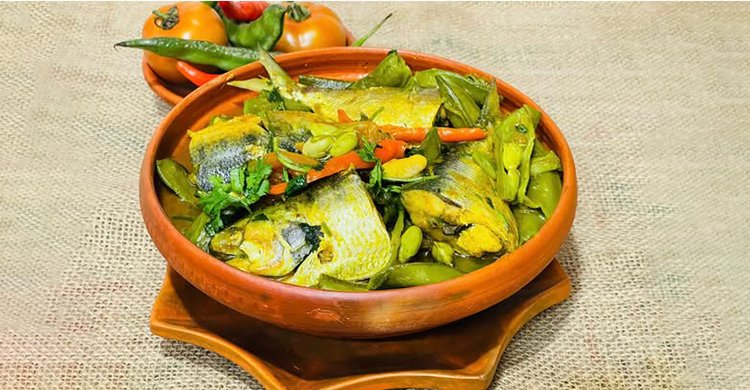 শিম-টমেটো দিয়ে ইলিশের রসা