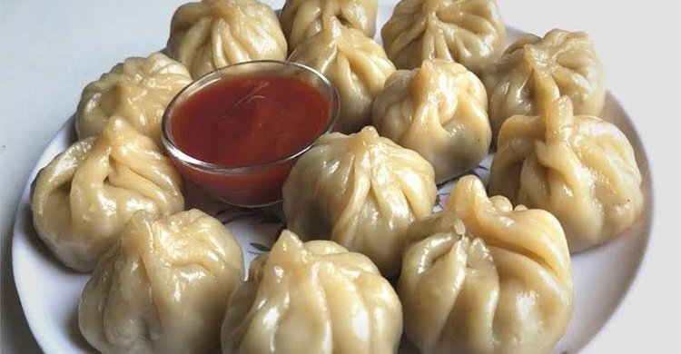 চিকেন মোমো