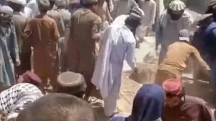 পাকিস্তানে করাচীতেভয়াবহ বিস্ফোরণে নিহত ৯, আহত অনেকে