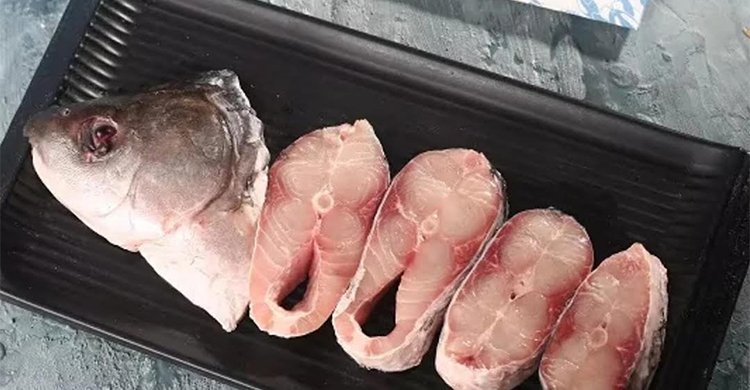 রুই মাছ খেলে কি সত্যিই হার্ট অ্যাটাকের আশঙ্কা কমে? যা বলছে বিজ্ঞান