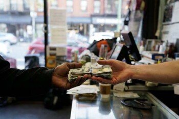 নিউ ইয়র্ক স্টেটে কেনাকাটার জন‍্য নগদ অর্থ পরিশোধ সংক্রান্ত আইন কার্যকর, তবে থাকছে কিছু নির্দিষ্ট ব্যতিক্রম