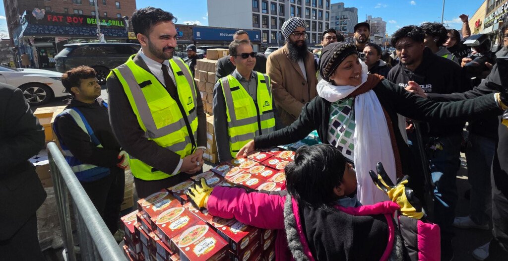 নিউইয়র্কে মেয়র মামদানীর উপস্থিতিতে ঈদ উপলক্ষে স্বেচ্ছাসেবী সংস্থা “ভালো”-র খাদ্য বিতরণ কর্মসূচি
