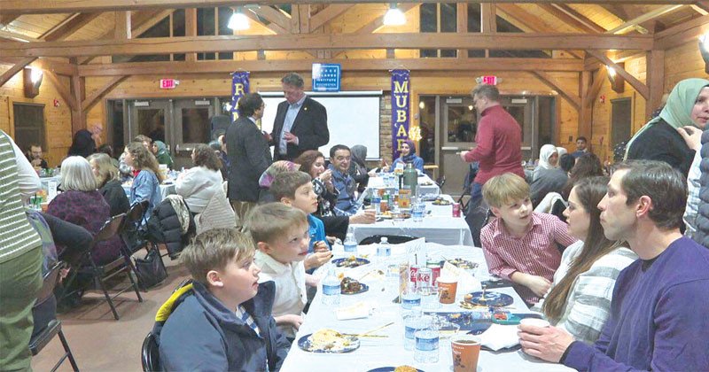 নিউ ইয়র্কের রোচেস্টারে মুসলিম কমিউনিটির ইফতারে অমুসলিমদের সংহতি