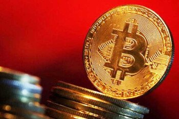 বিনিয়োগকারীদের অর্থ উত্তোলনের চাপে বিটকয়েনের দরপতন