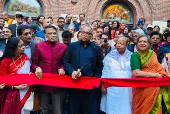 ‘যত বই তত প্রাণ’ ¯স্লোগান নিয়ে ৩৫তম নিউইয়র্ক আন্তর্জাতিক বইমেলা শুরু, উদ্বোধক ইমদাদুল হক মিলন ও আজীবন সম্মাননা পেলেন অধ্যাপক রেহমান সোবহান