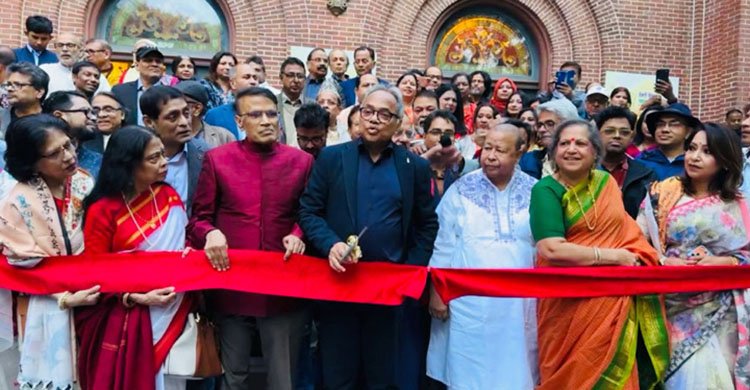 ‘যত বই তত প্রাণ’ ¯স্লোগান নিয়ে ৩৫তম নিউইয়র্ক আন্তর্জাতিক বইমেলা শুরু, উদ্বোধক ইমদাদুল হক মিলন ও আজীবন সম্মাননা পেলেন অধ্যাপক রেহমান সোবহান