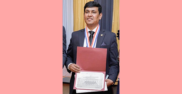 প্রেসিডেন্সিয়াল ন্যাশনাল সার্ভিস অনার এওয়ার্ড পেলেন নবযুগ সম্পাদক শাহাব সাগর