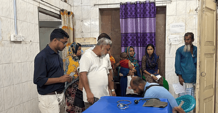 বাংলাদেশে তিন সাংবাদিককে মারধর, অভিযোগ যুবদল নেতার বিরুদ্ধে