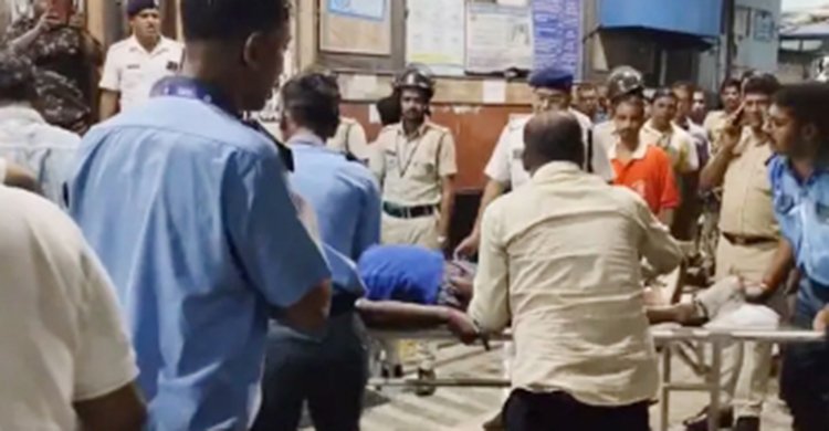 কলকাতায় পূজামণ্ডপে পদদলিত হয়ে ১৭ জনের মৃত্যু